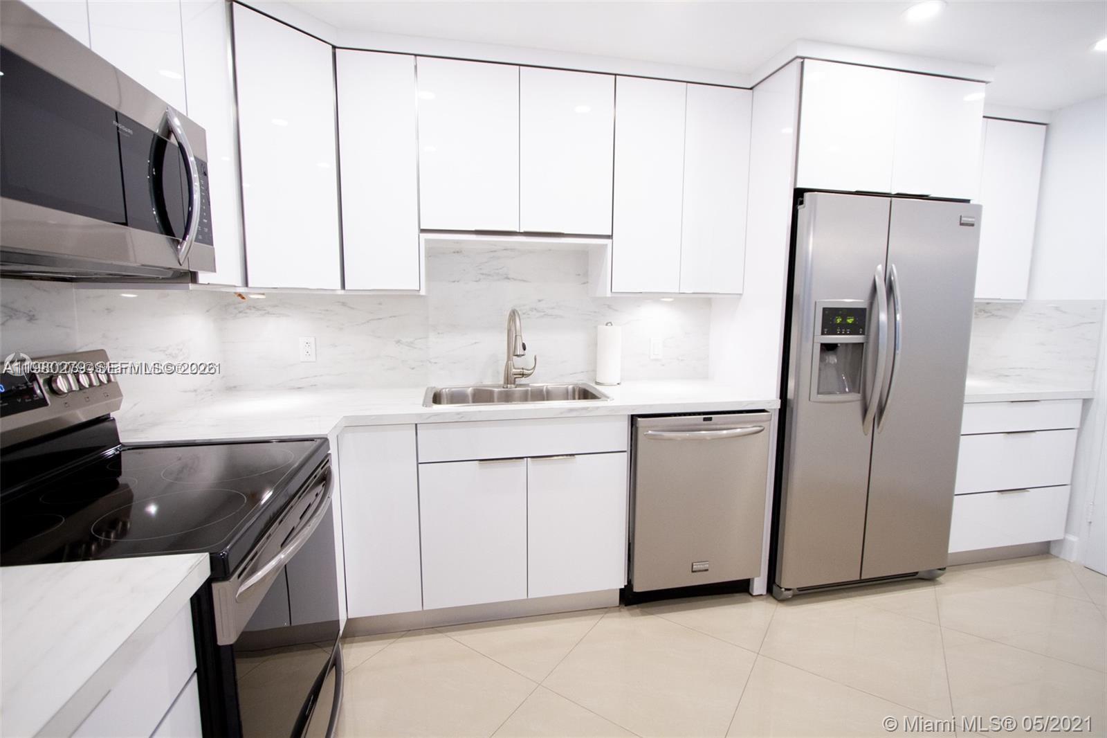 3801 S Ocean Dr (Avail April 1, 2026) PH16S