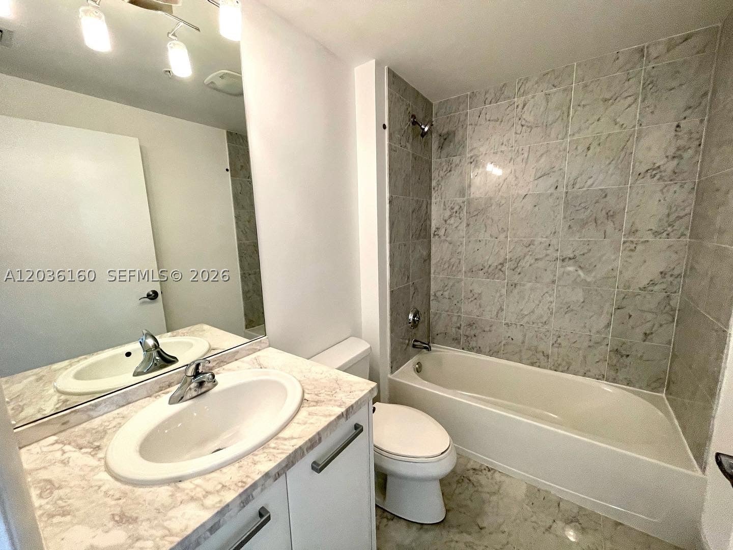 253 NE 2nd St 2108