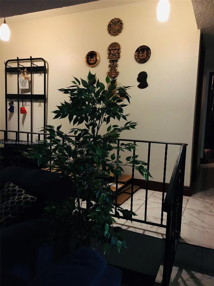 EMERALD ISLES WEST PHASE 1 - Residential Lease