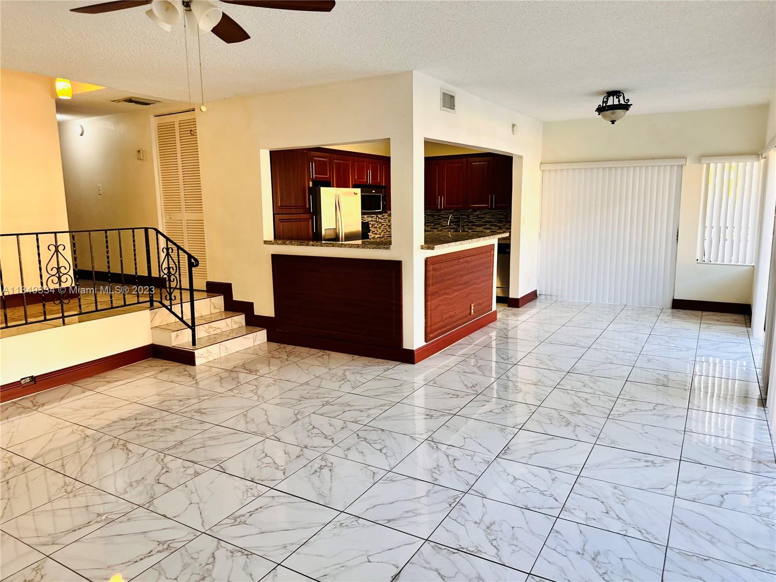 EMERALD ISLES WEST PHASE 1 - Residential Lease