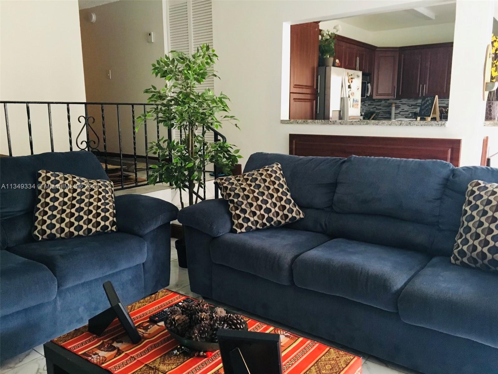 EMERALD ISLES WEST PHASE 1 - Residential Lease