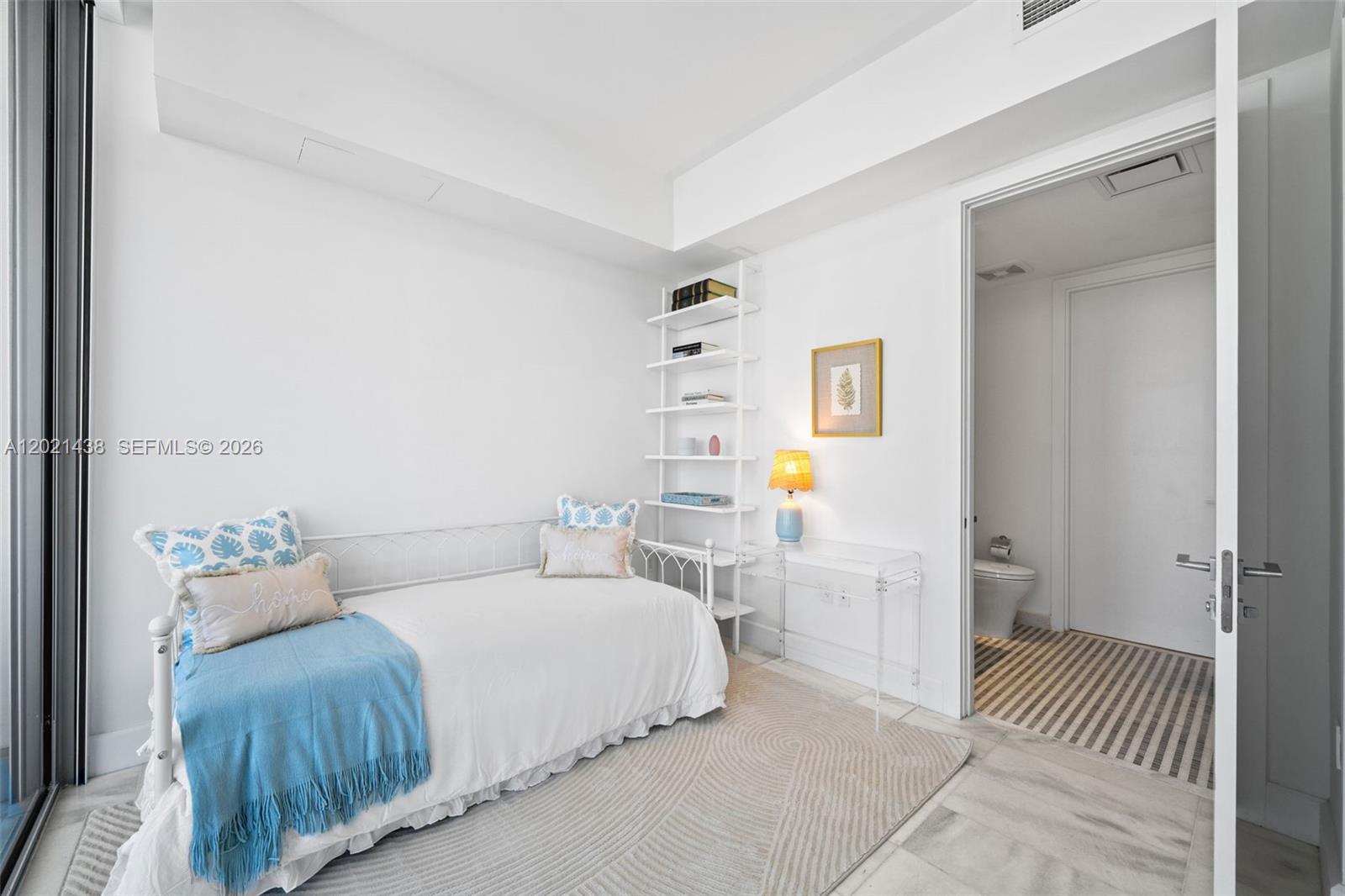ESCOTTONIA PARK - Residential