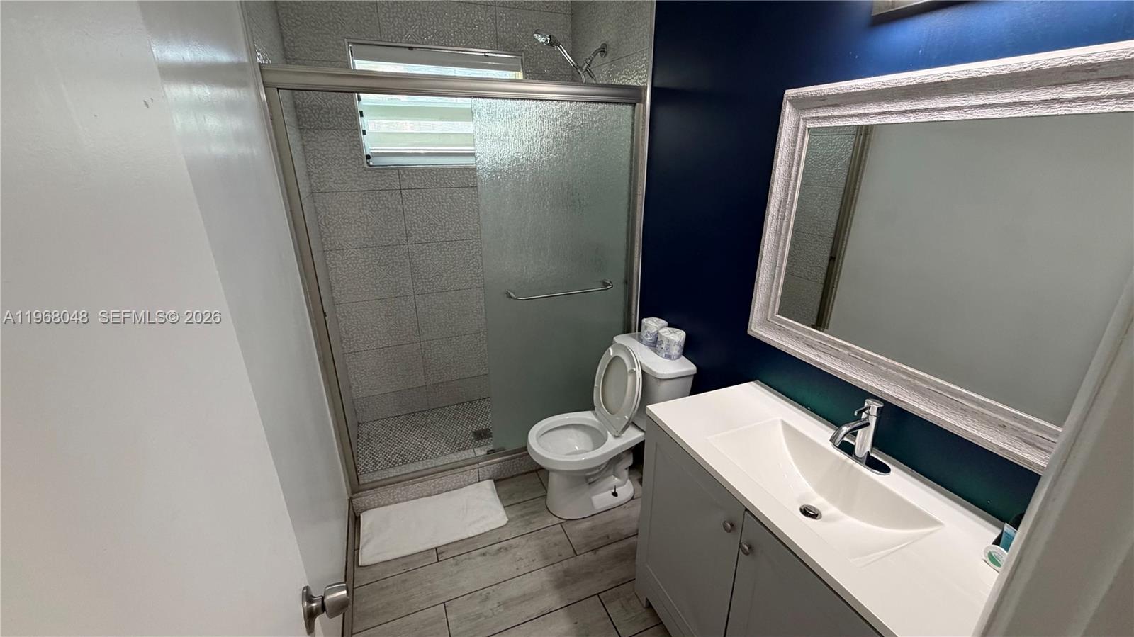 BAY HARBOUR ISLAND - Residential Lease