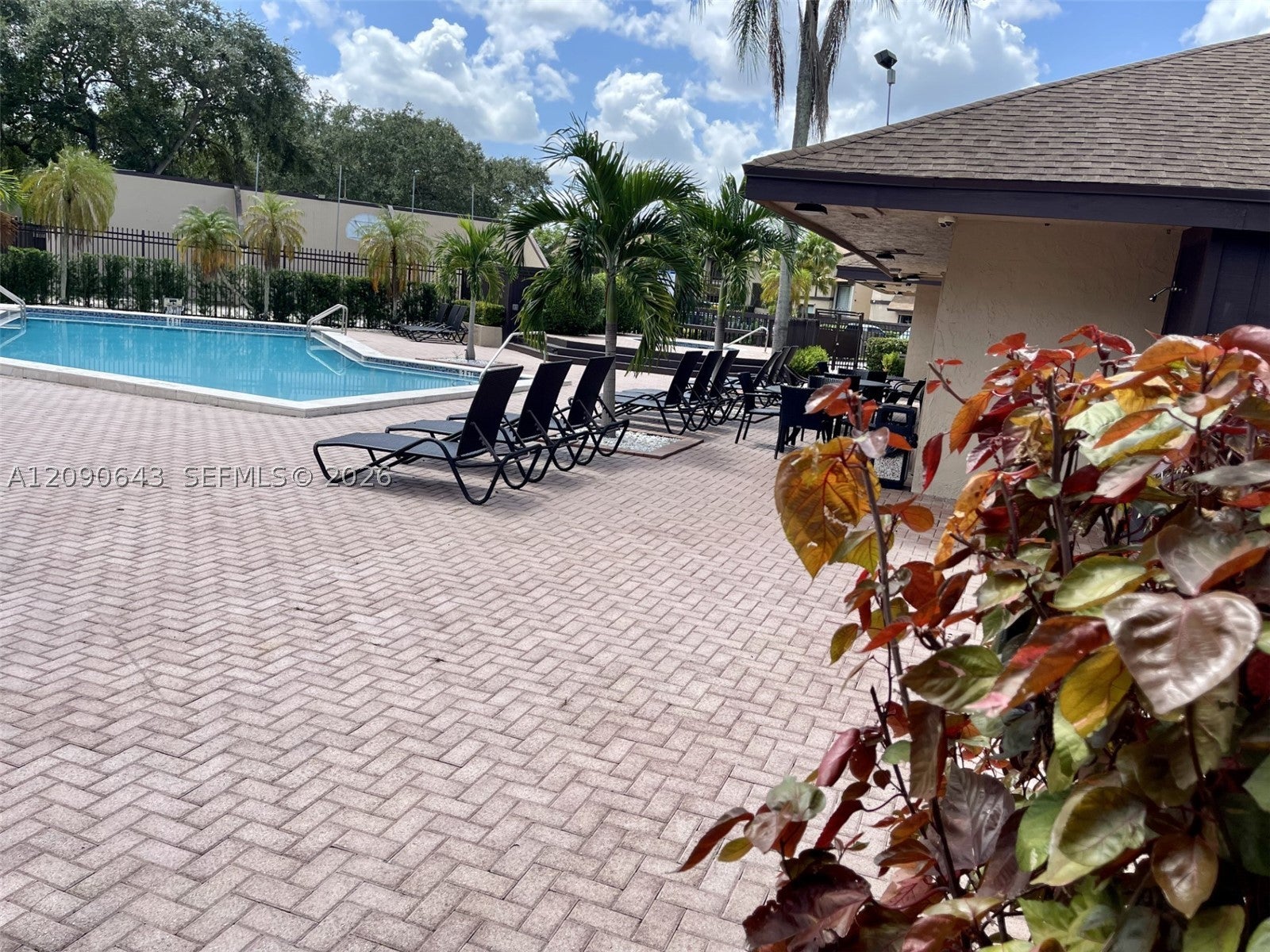 2160 Bayberry Dr 2160
