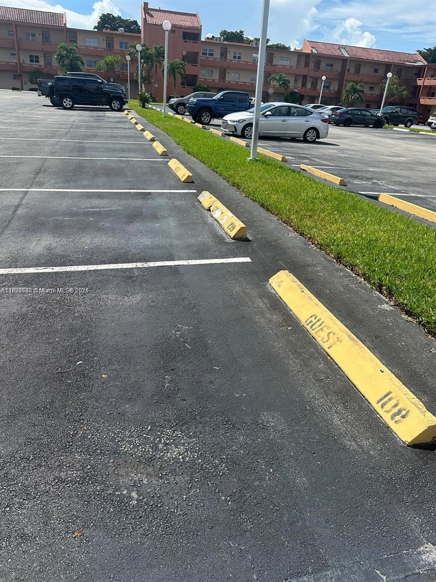 GREENS CONDO APTS PHASE I - Residential