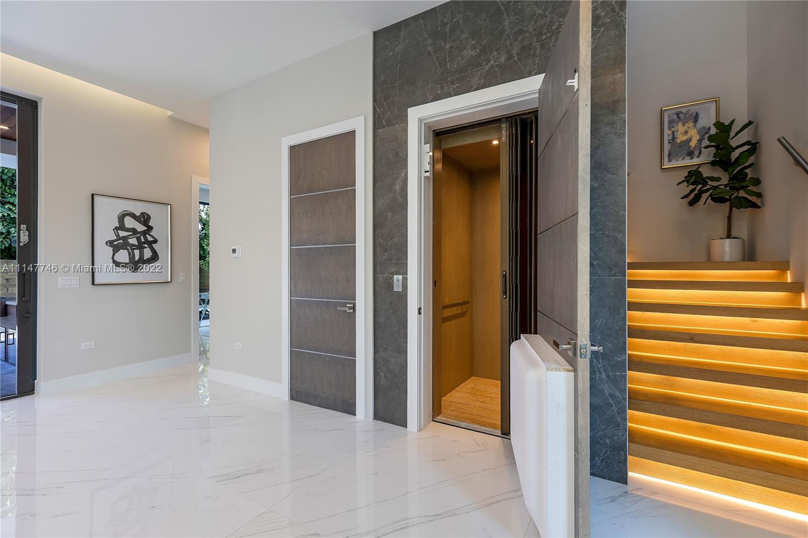 NATOMA MANORS RE SUB - Residential