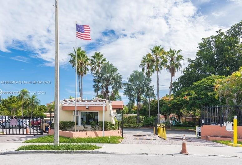 Property for Sale at 11040 Sw 196th St 403, Cutler Bay, Miami-Dade County, Florida - Bedrooms: 2 
Bathrooms: 2  - $260,000