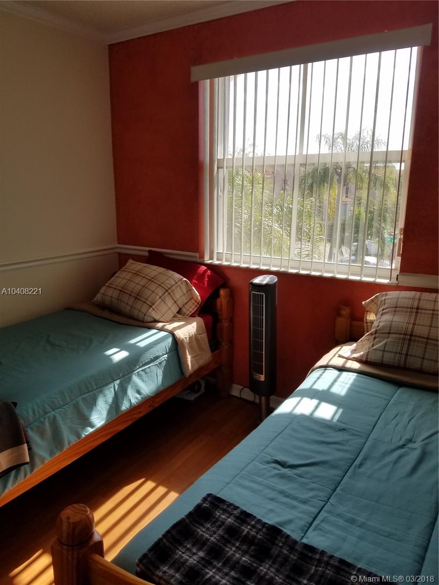 KENDALE LAKES NORTH SEC 9 - Residential