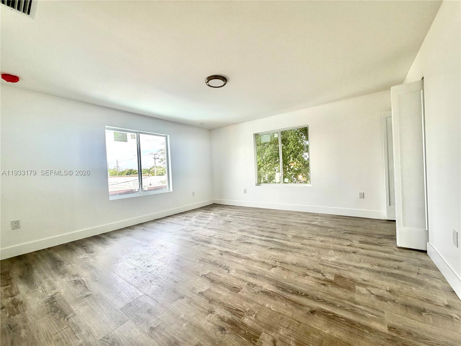 CEDARHURST - Residential Income
