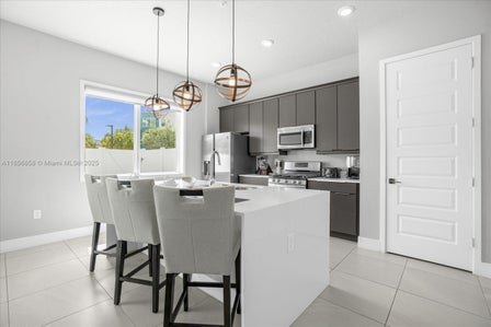 7740 SANDY RIDGE DR — listing photo 5