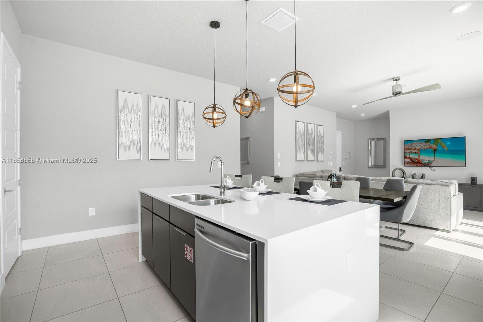 7740 Sandy Ridge Dr 112