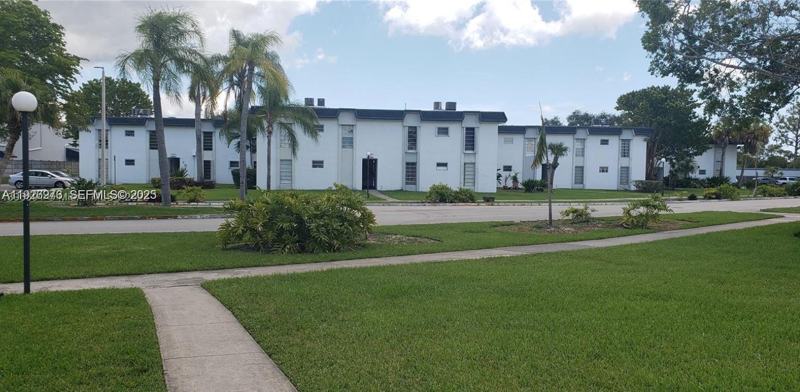 SUNSET PALMS WEST CONDO - Residential