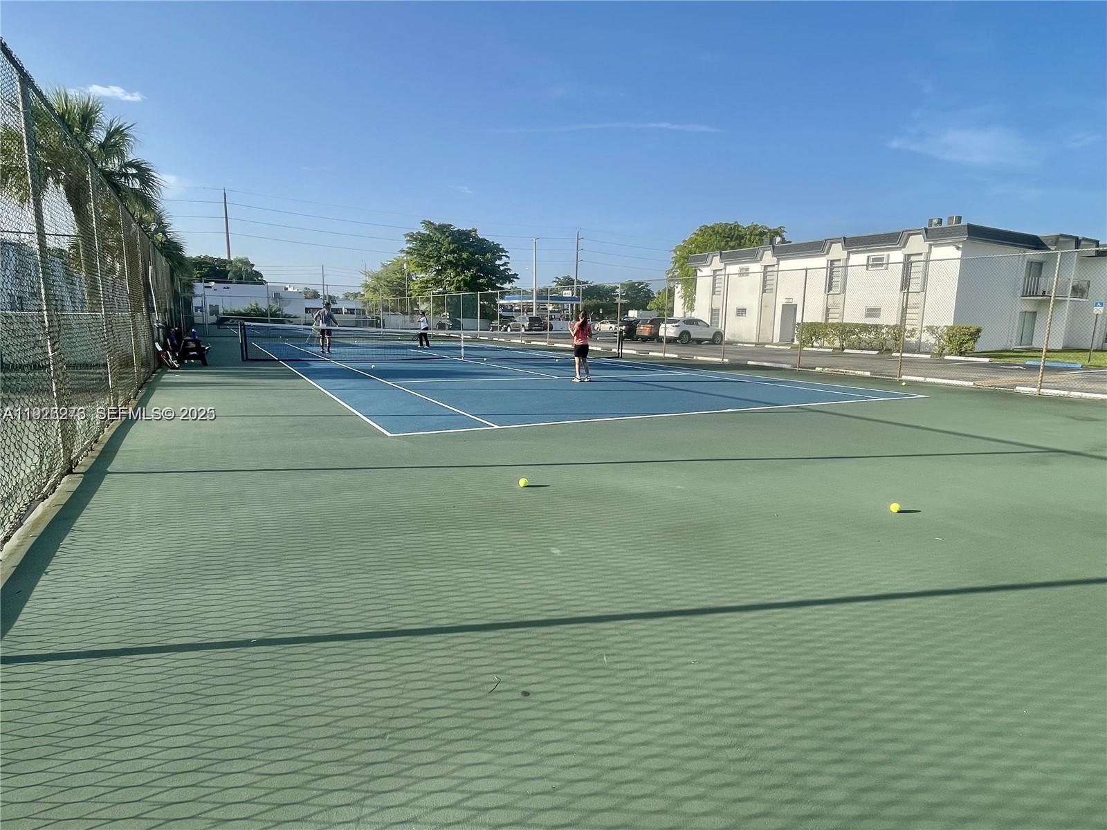 SUNSET PALMS WEST CONDO - Residential