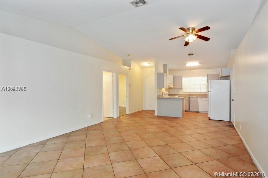 SUGAR POND MANOR OF WELLI - Residential Lease