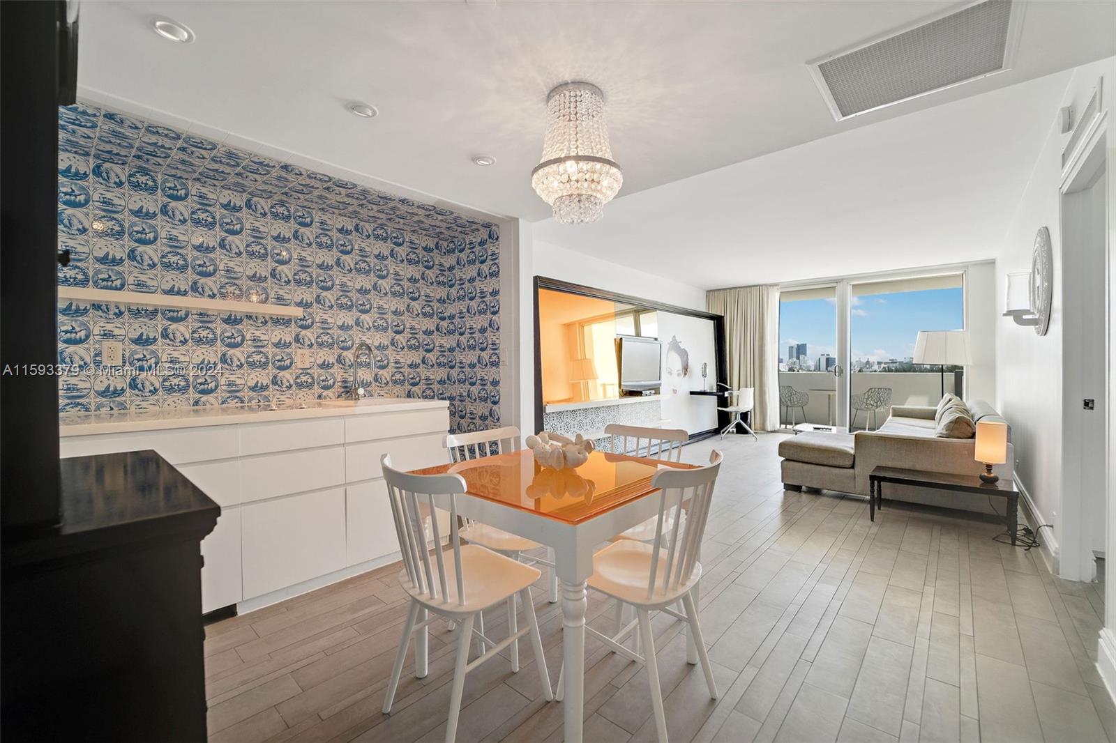 1100 West Ave 917, Miami Beach, Miami-Dade County, Florida - 1 Bedrooms  
1 Bathrooms - 