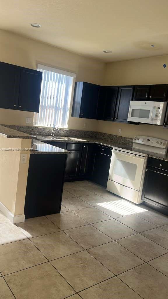 SILVER PALM WEST - Residential Lease