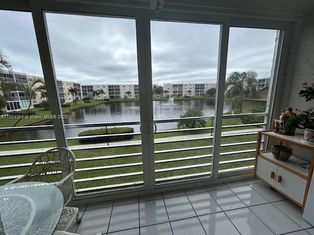 MEADOWBROOK LAKES CONDO - Residential