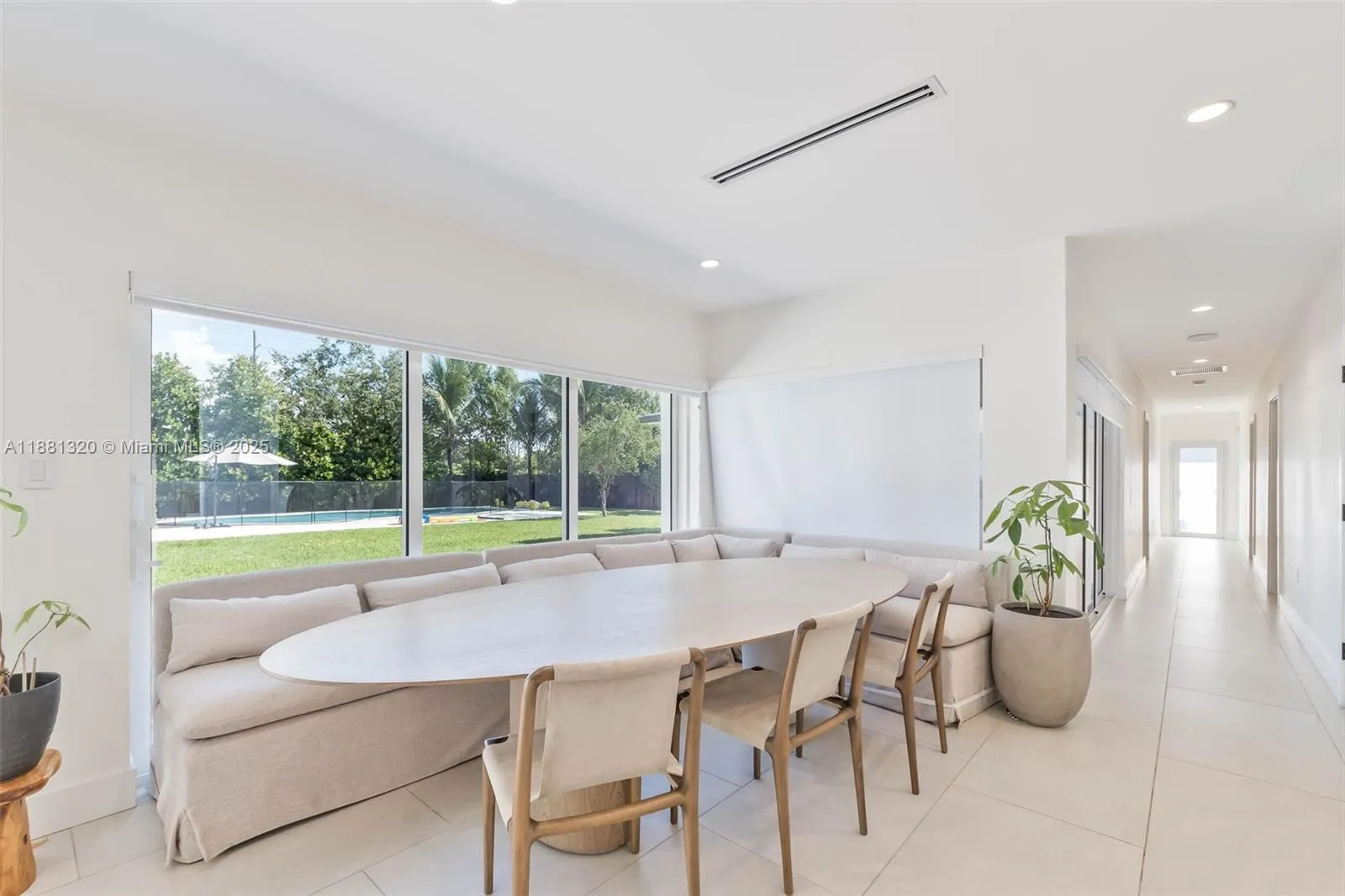 Palmetto Bay, Florida 33158, United States, 5 Bedrooms Bedrooms, ,4 BathroomsBathrooms,Residential,Active,213948