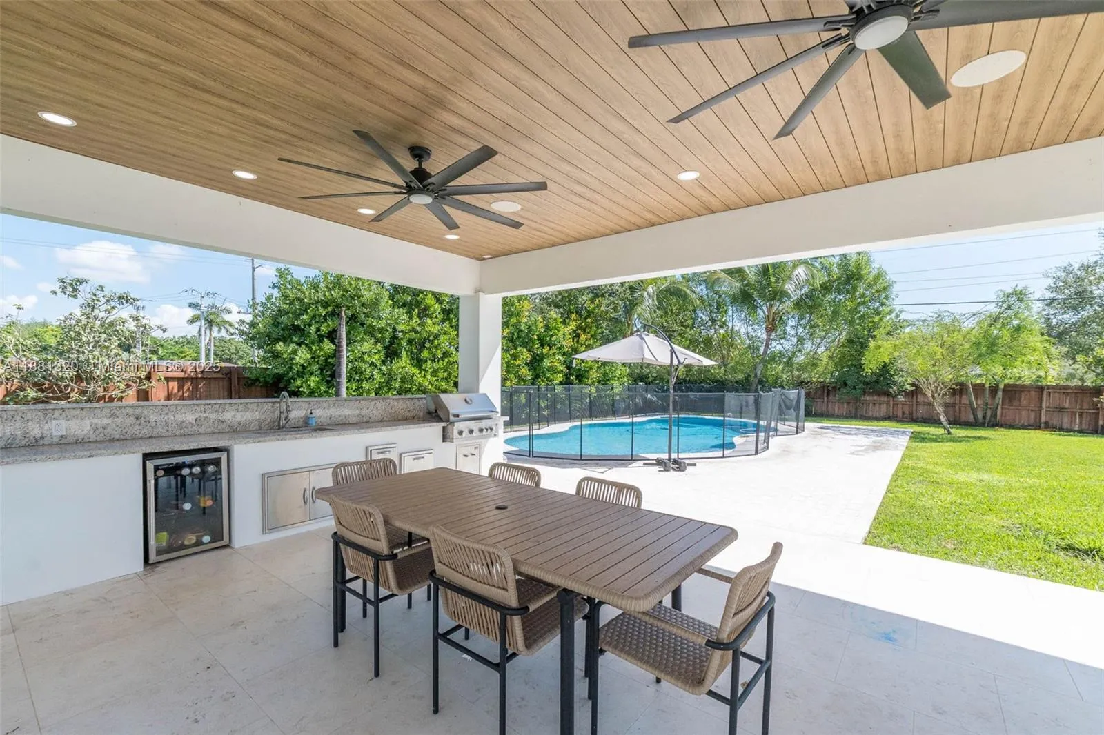 Palmetto Bay, Florida 33158, United States, 5 Bedrooms Bedrooms, ,4 BathroomsBathrooms,Residential,Active,213948