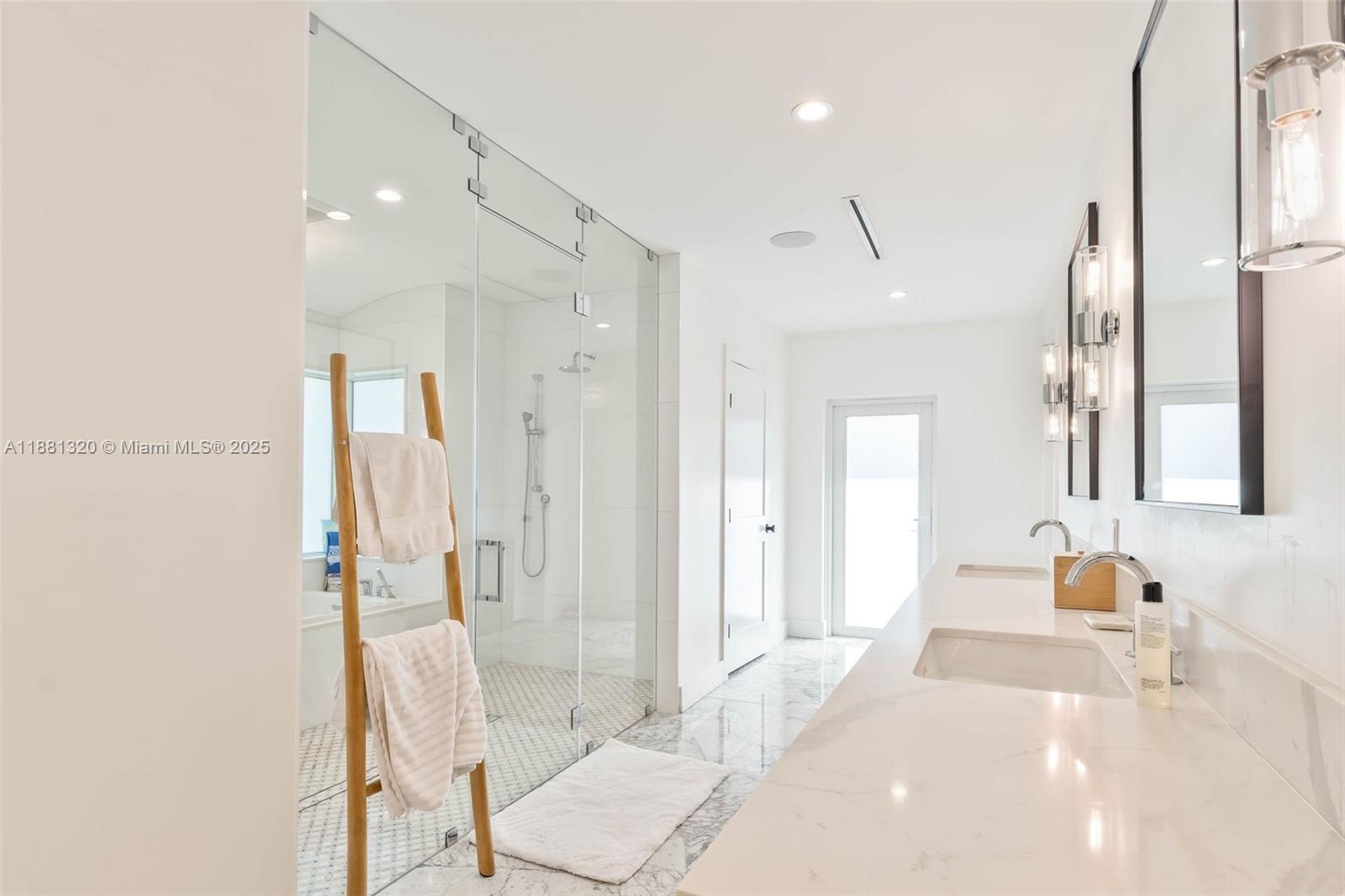 TANGLEWOOD GDNS - Residential