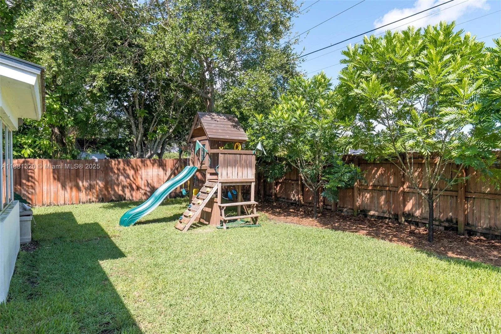 Palmetto Bay, Florida 33158, United States, 5 Bedrooms Bedrooms, ,4 BathroomsBathrooms,Residential,Active,213948