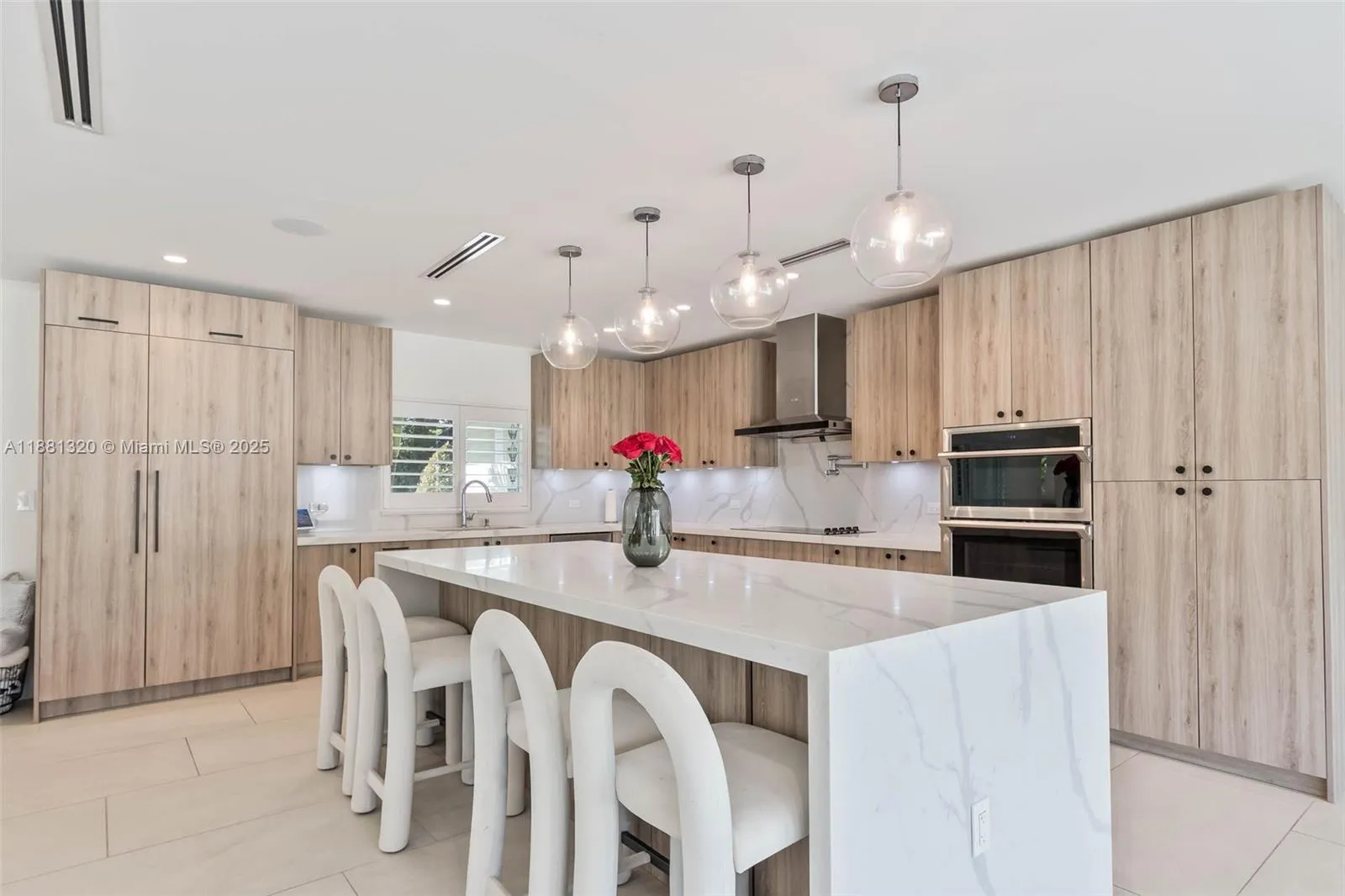 Palmetto Bay, Florida 33158, United States, 5 Bedrooms Bedrooms, ,4 BathroomsBathrooms,Residential,Active,213948