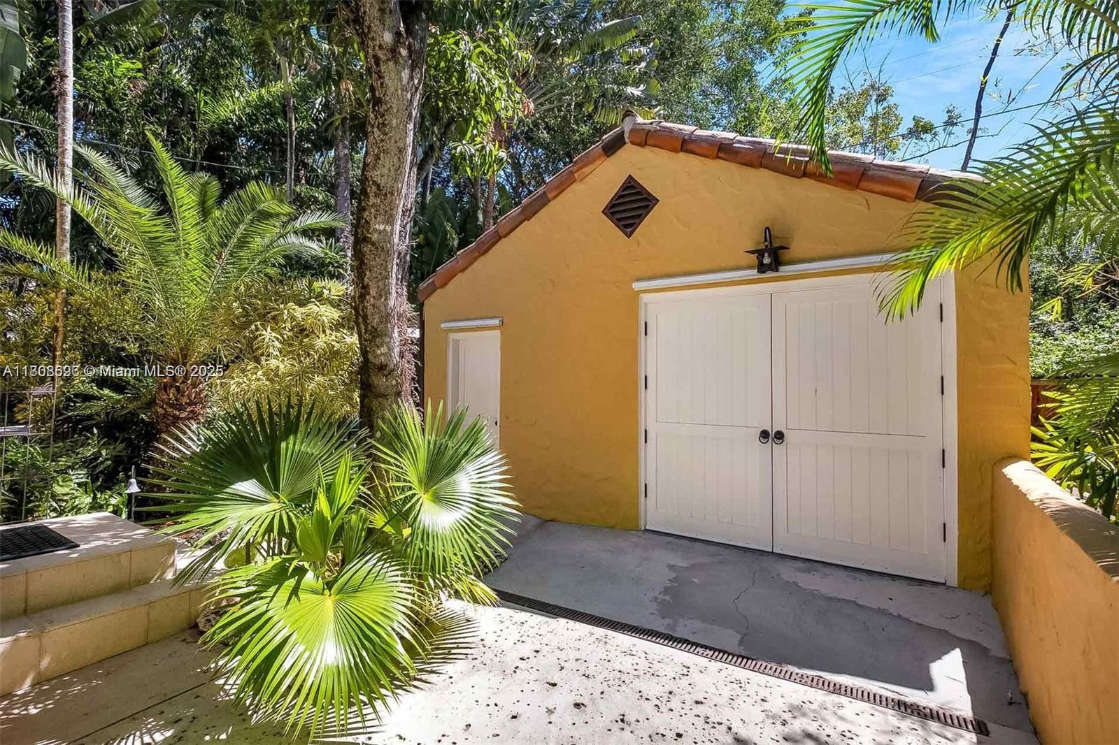 MIAMI SHORES SEC 1 AMD - Residential