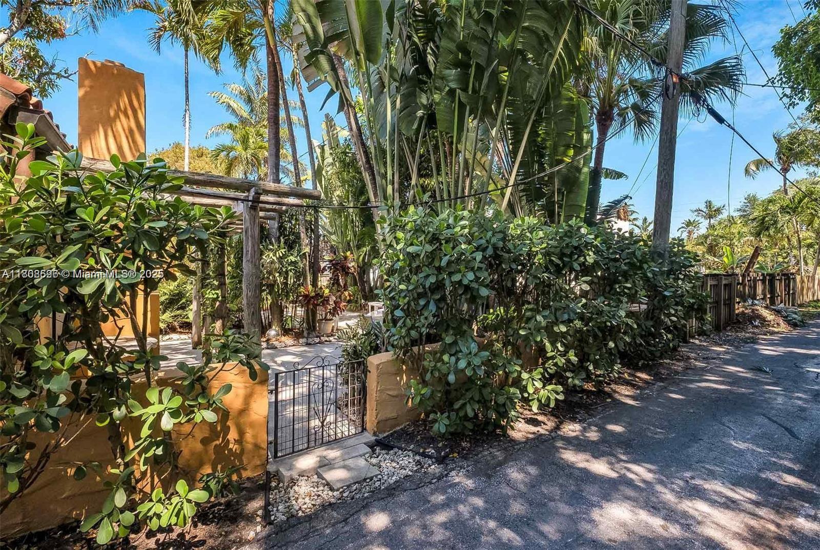 MIAMI SHORES SEC 1 AMD - Residential