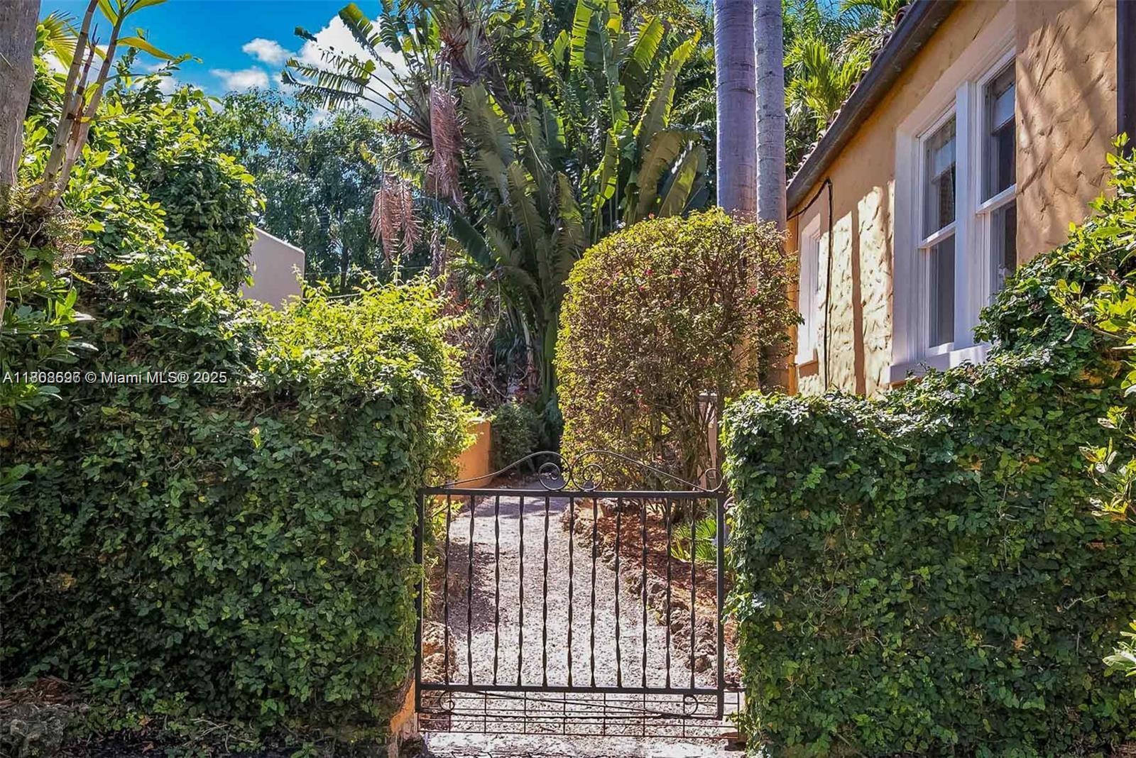 MIAMI SHORES SEC 1 AMD - Residential