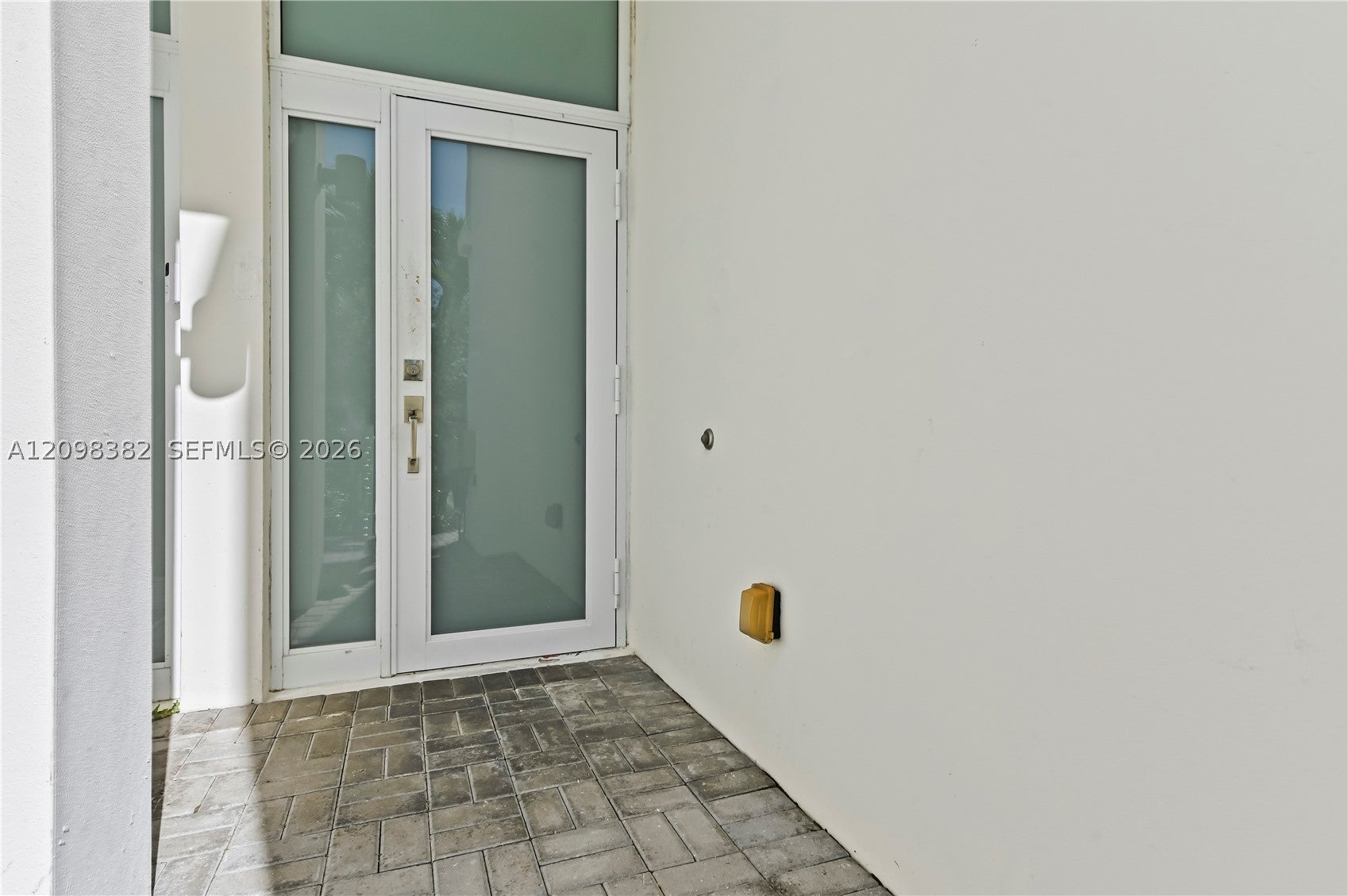 View photos, virtual tours, details... 2461 NE 135th St