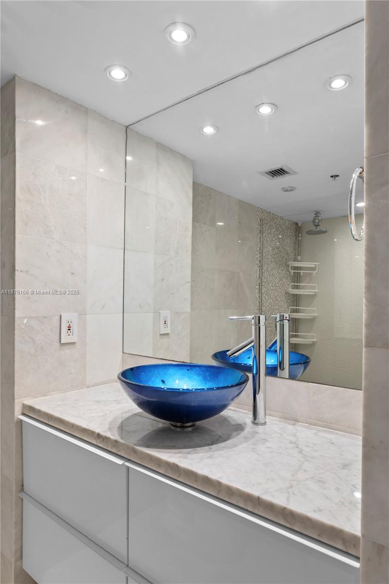 FLAMINGO SOUTH BEACH I CO - Residential