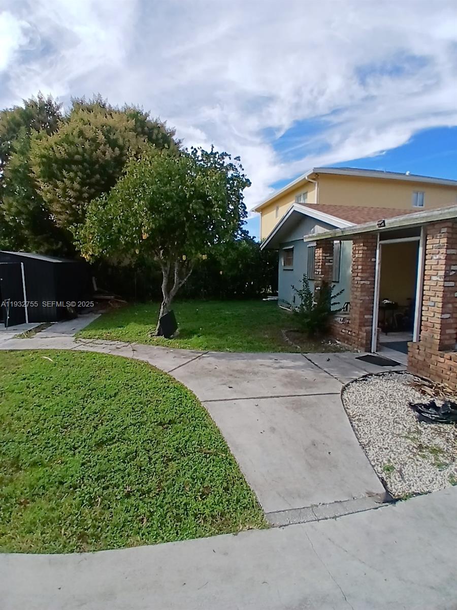 DIXIE HEIGHTS GARDENS - Residential