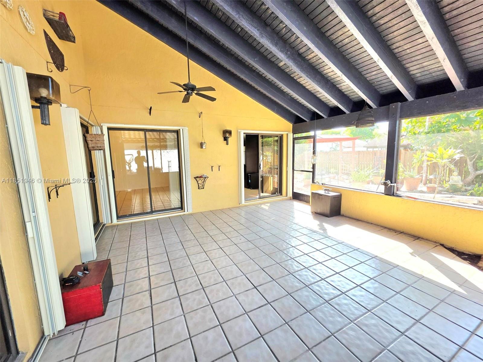 COUNTRY ISLES - Residential Lease