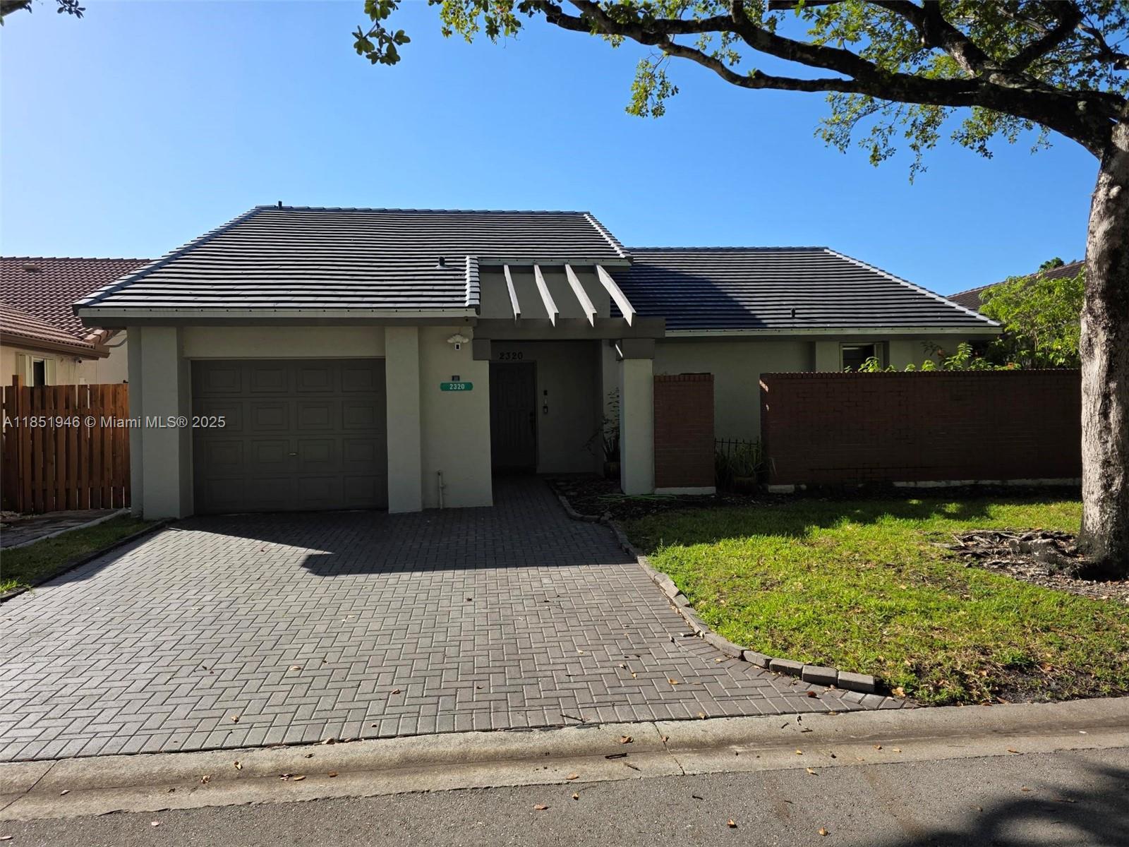 COUNTRY ISLES - Residential Lease