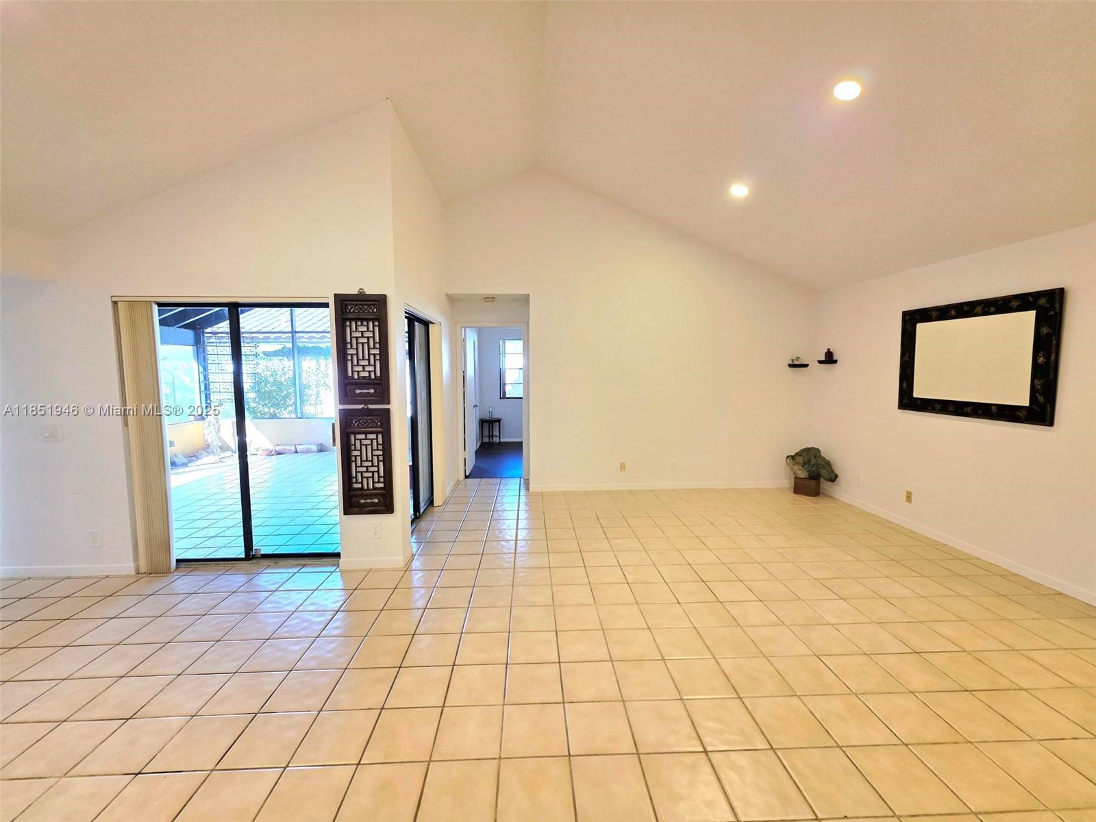 COUNTRY ISLES - Residential Lease