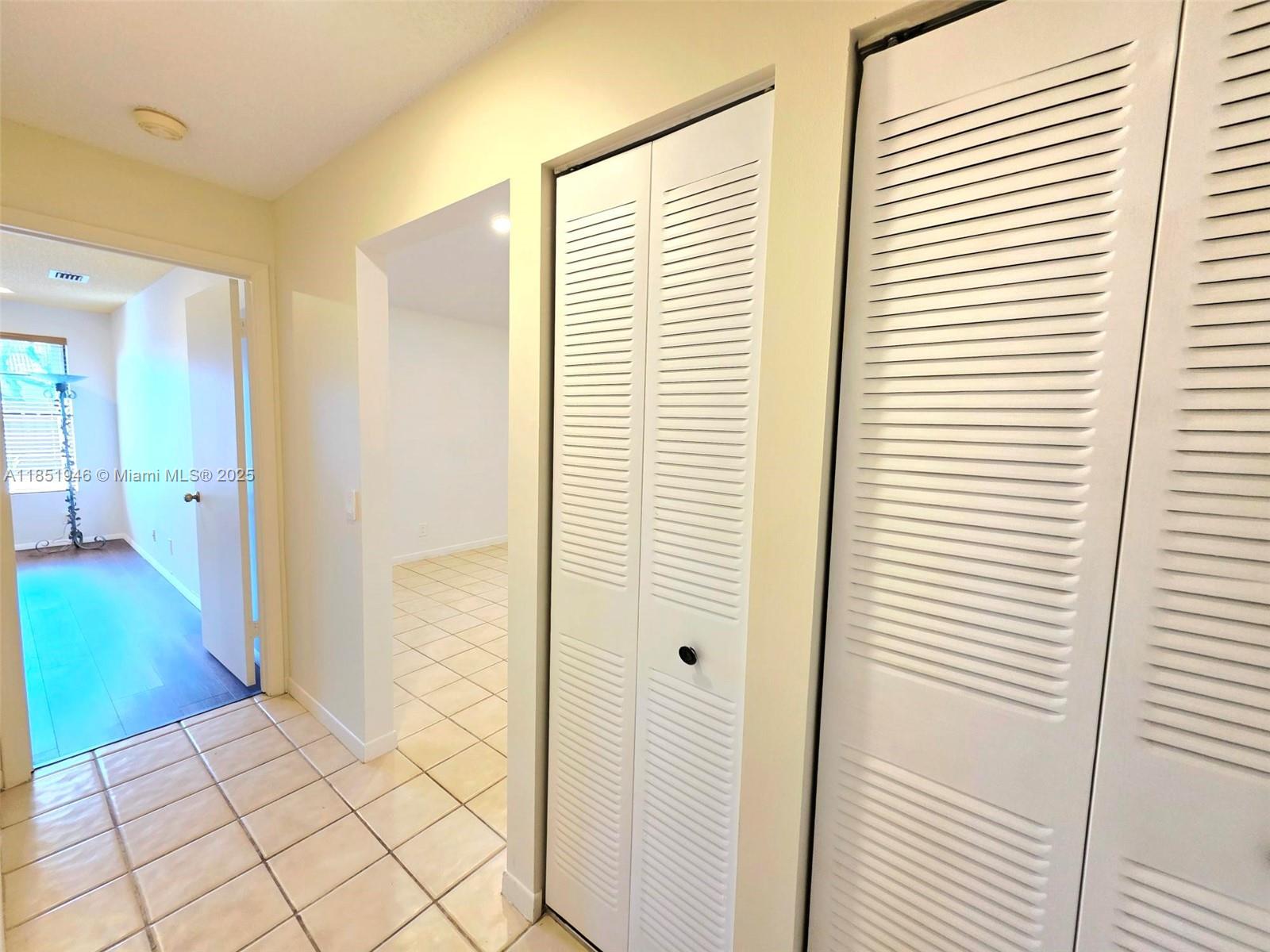 COUNTRY ISLES - Residential Lease