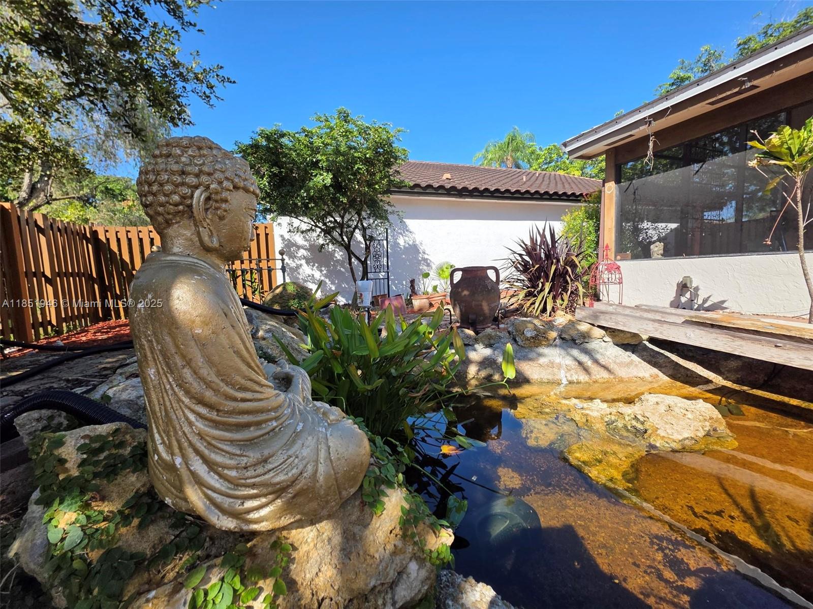 COUNTRY ISLES - Residential Lease