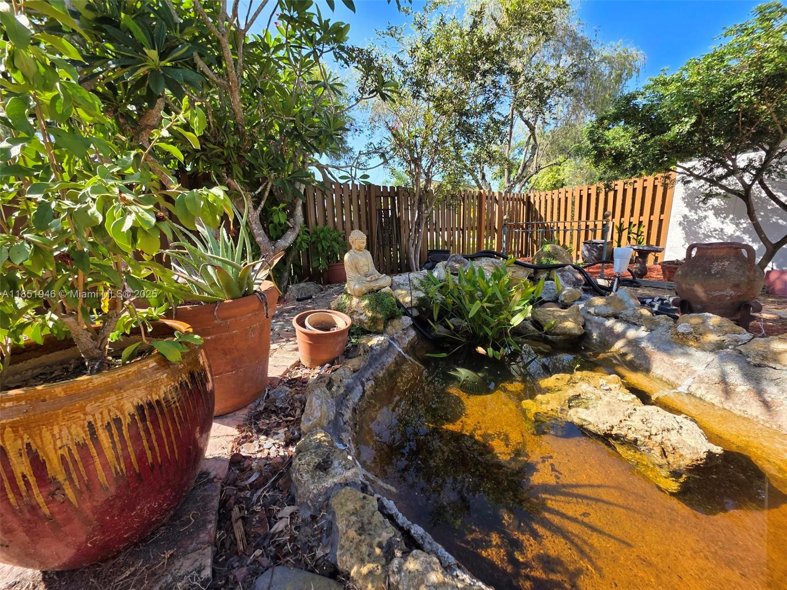 COUNTRY ISLES - Residential Lease