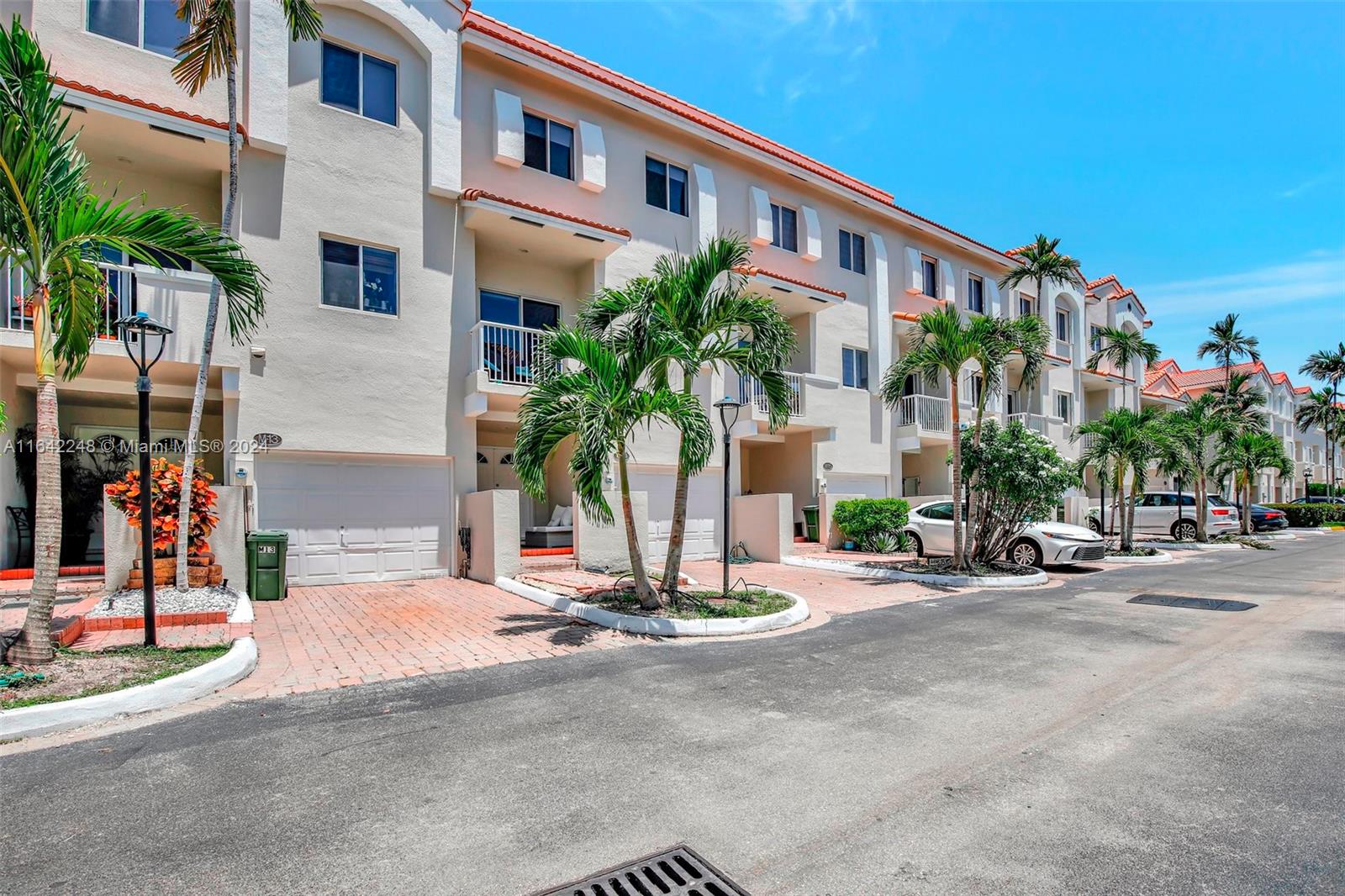 MARINA COVE AT HARBOR VIL - Residential