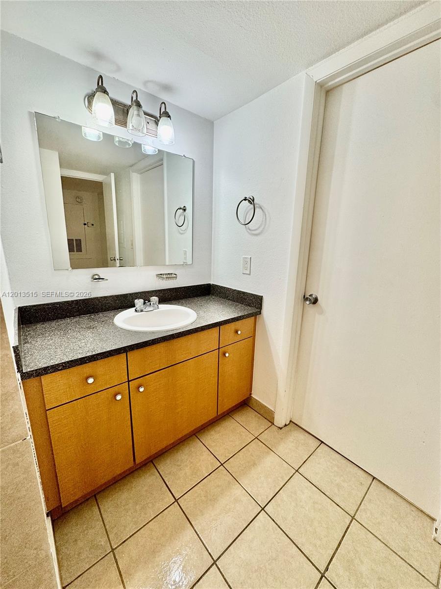 PRESERVE AT AVERY LAKES - Residential Lease
