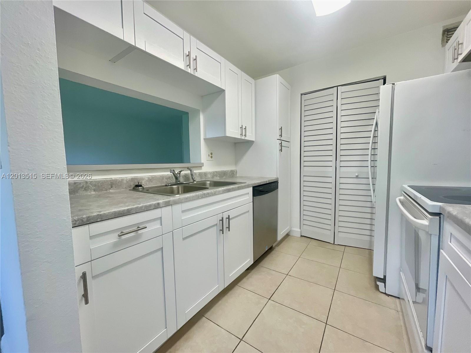 PRESERVE AT AVERY LAKES - Residential Lease