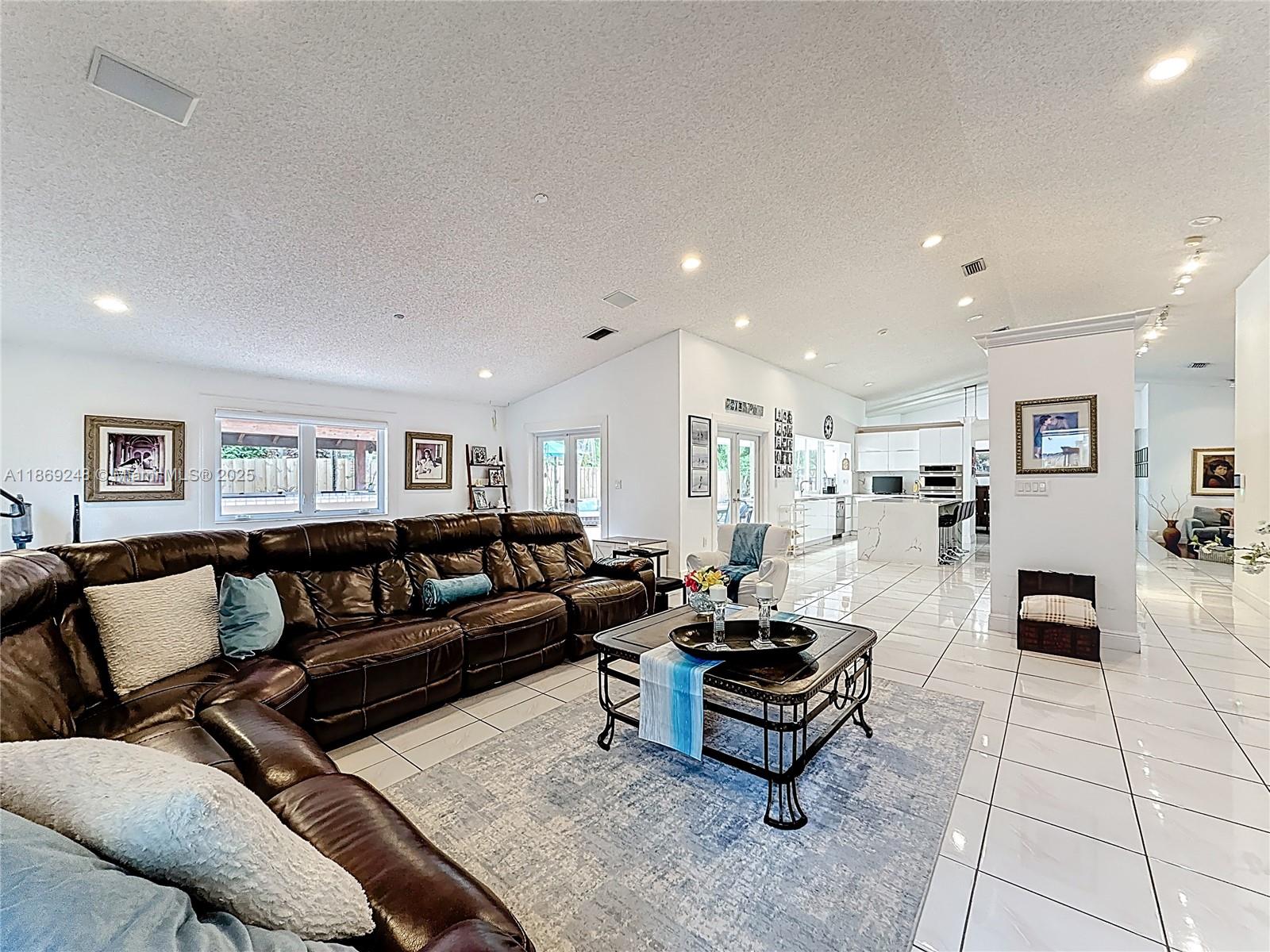 PINEWOOD ESTATES - Residential Lease