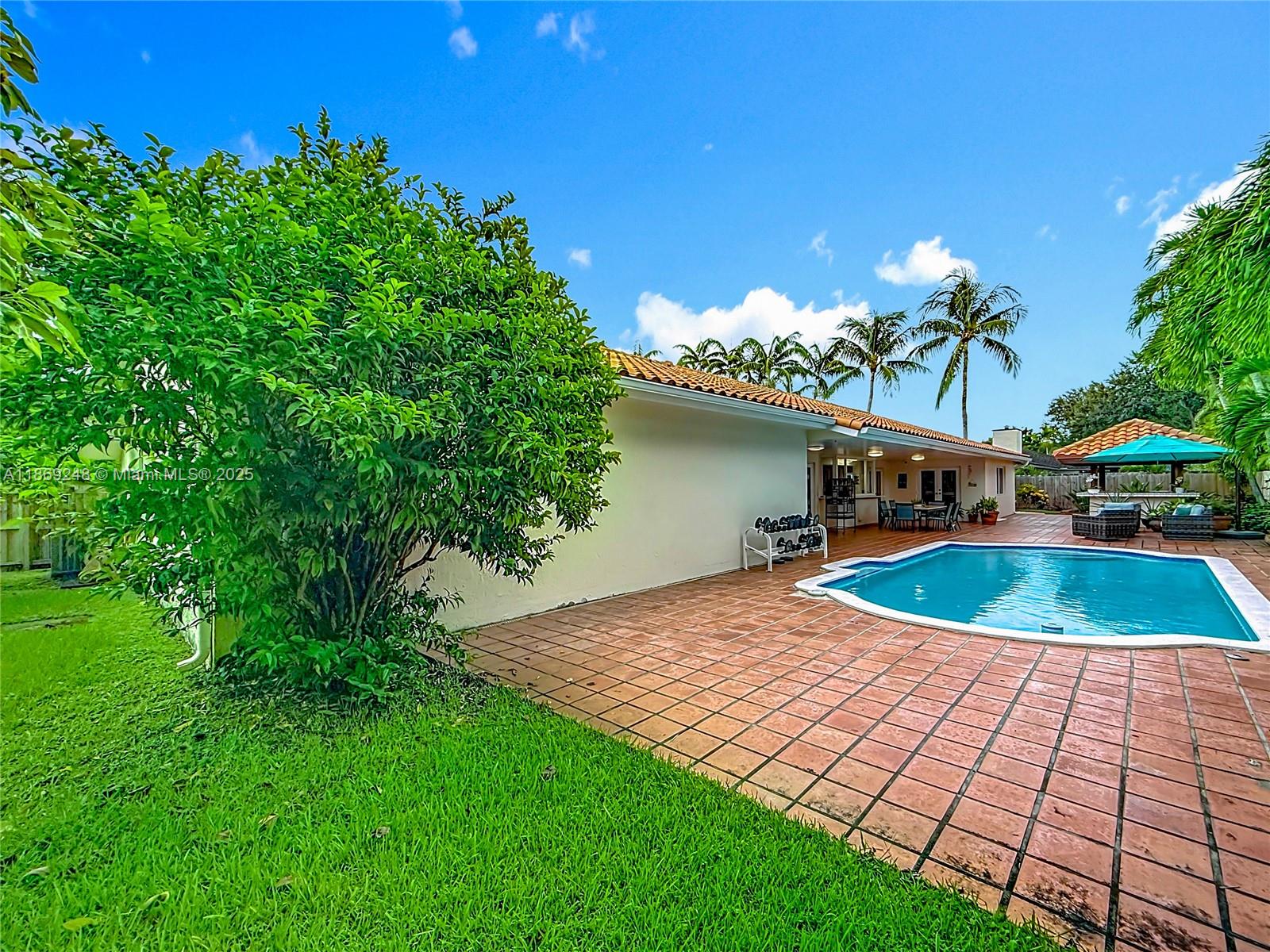 PINEWOOD ESTATES - Residential Lease