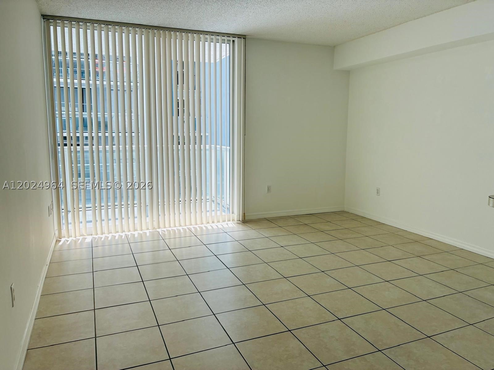 5085 NW 7th St 909