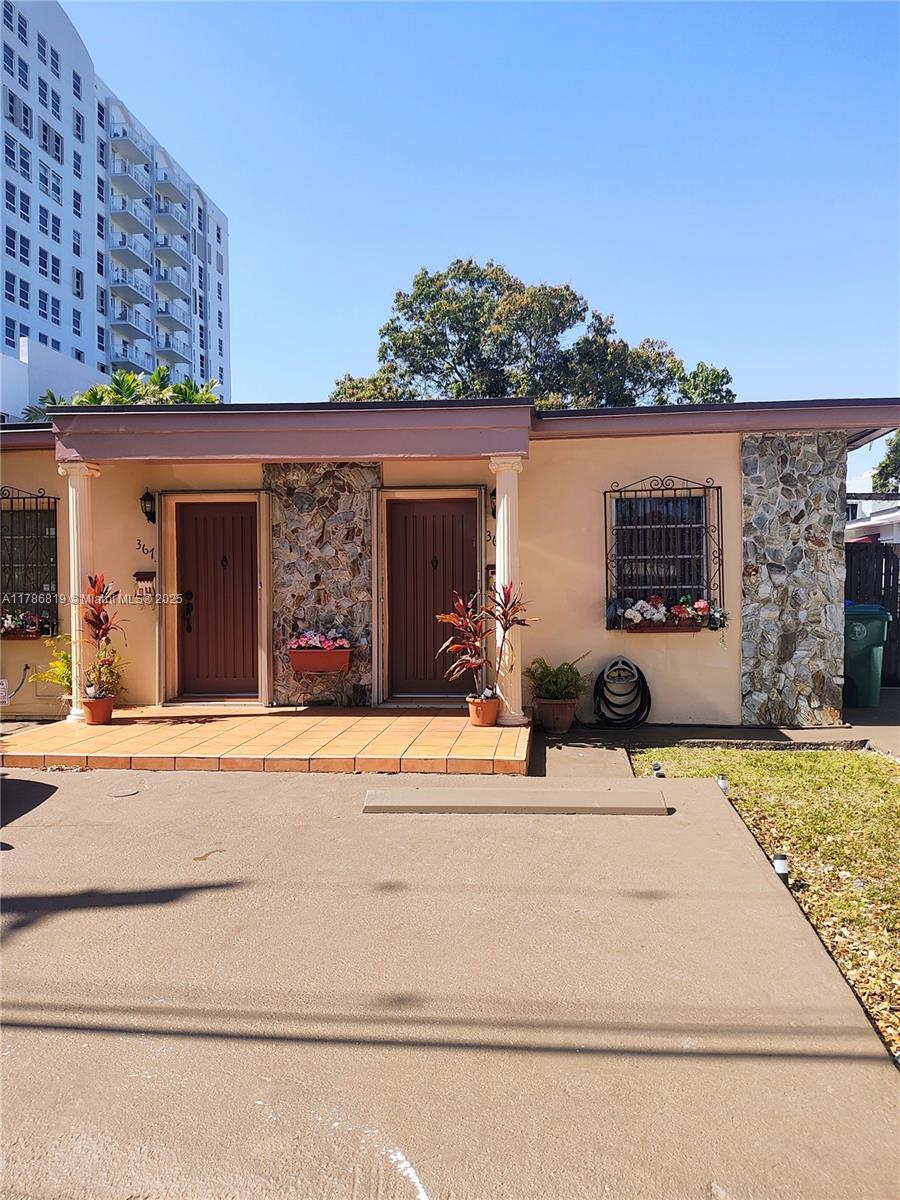 Rental Property at 3671 Sw 24th St 2, Miami, Broward County, Florida - Bedrooms: 2 
Bathrooms: 1  - $2,250 MO.