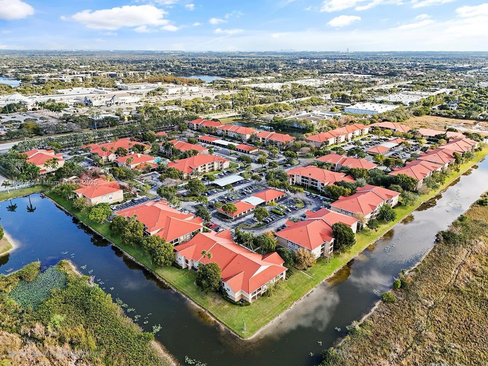 MARQUESA CONDO - Residential