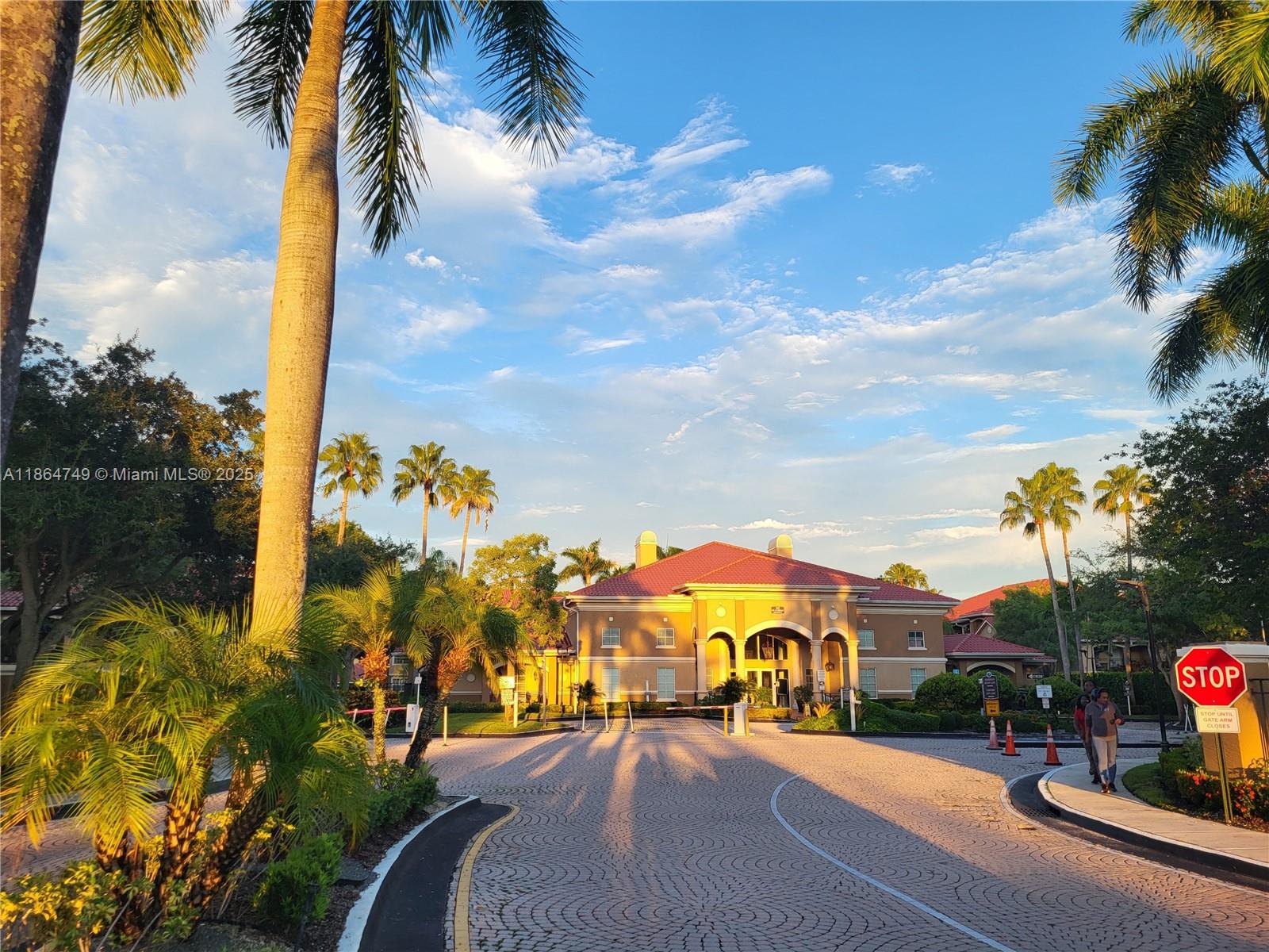 MARQUESA CONDO - Residential