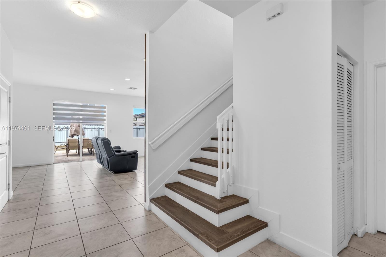 A H AT TURNPIKE SOUTH SEC - Residential