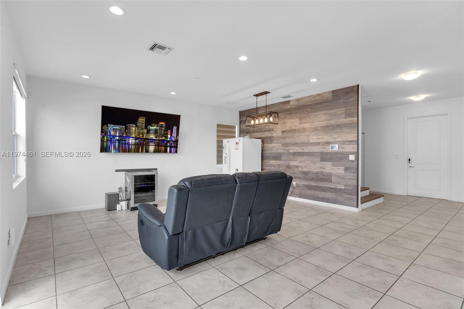 A H AT TURNPIKE SOUTH SEC - Residential