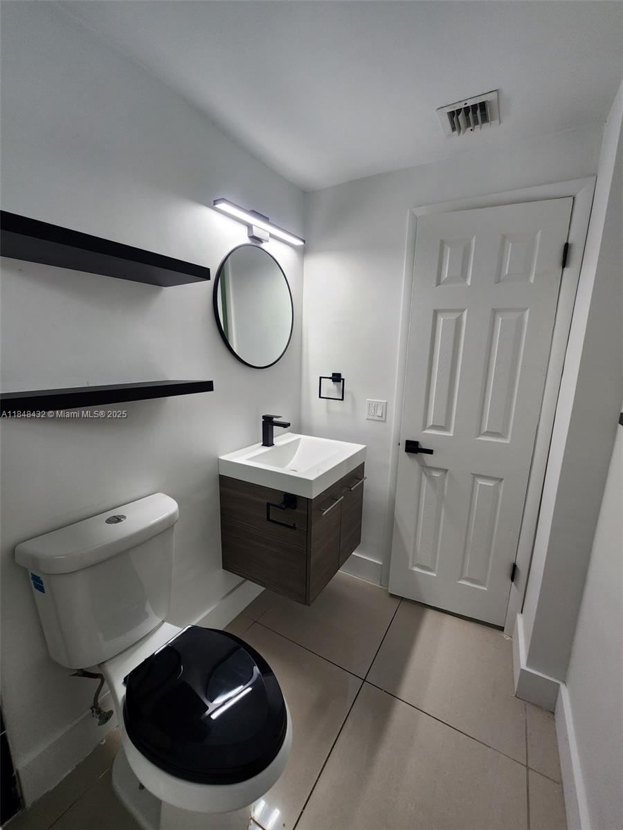 ISLE OF NORMANDY MIAMI VI - Residential Lease